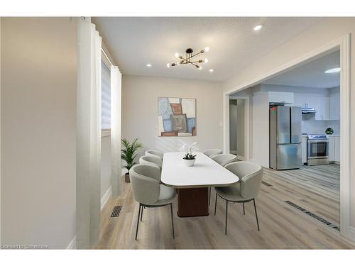 582 Chamberlain Road, Burlington, ON - Indoor Photo Showing Dining Room