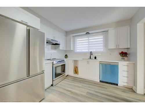 582 Chamberlain Road, Burlington, ON - Indoor Photo Showing Kitchen