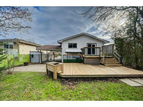 582 Chamberlain Road, Burlington, ON - Outdoor With Deck Patio Veranda