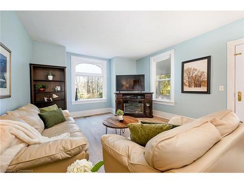 1396 Progreston Road, Carlisle, ON - Indoor Photo Showing Living Room