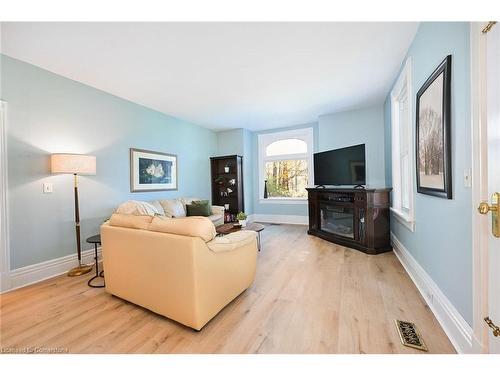 1396 Progreston Road, Carlisle, ON - Indoor Photo Showing Living Room