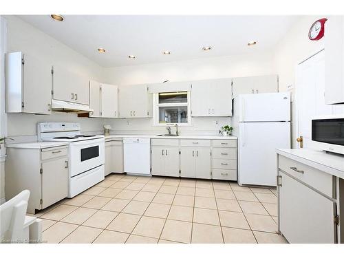 1396 Progreston Road, Carlisle, ON - Indoor Photo Showing Kitchen