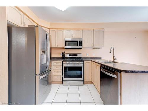 120 Peachwood Crescent, Stoney Creek, ON - Indoor Photo Showing Kitchen With Double Sink