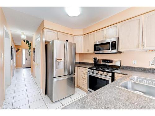 120 Peachwood Crescent, Stoney Creek, ON - Indoor Photo Showing Kitchen With Double Sink