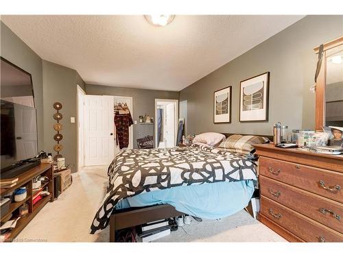 120 Peachwood Crescent, Stoney Creek, ON - Indoor Photo Showing Bedroom