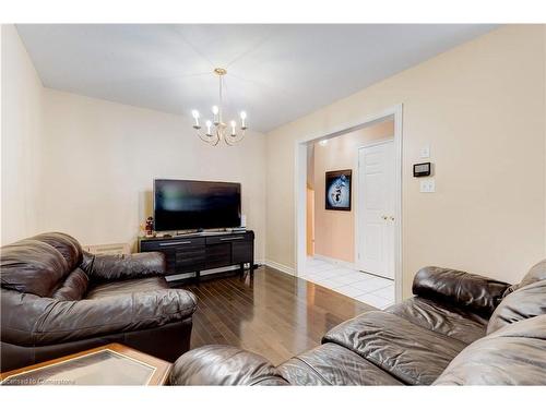 120 Peachwood Crescent, Stoney Creek, ON - Indoor Photo Showing Living Room