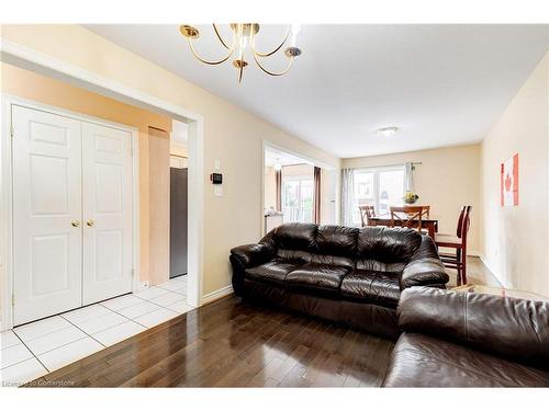 120 Peachwood Crescent, Stoney Creek, ON - Indoor Photo Showing Living Room