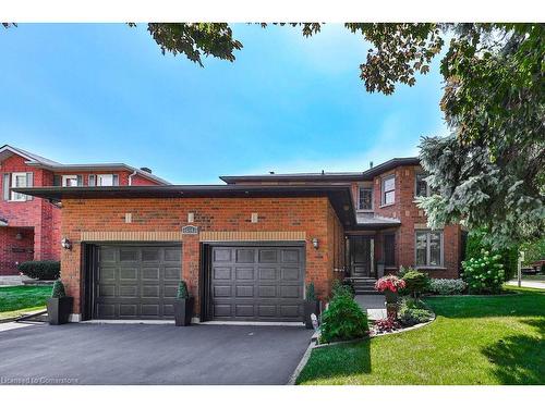 184 Warner Drive, Oakville, ON - Outdoor With Facade