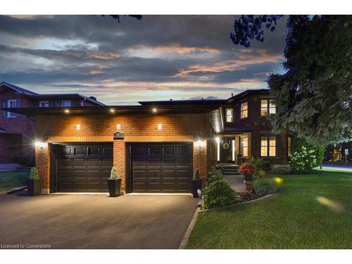 184 Warner Drive, Oakville, ON - Outdoor With Facade