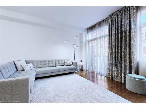 971 Reimer Common, Burlington, ON - Indoor Photo Showing Living Room