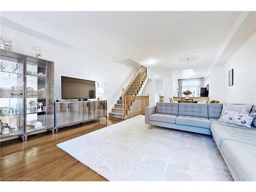 971 Reimer Common, Burlington, ON - Indoor Photo Showing Living Room