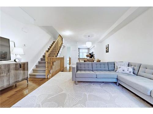 971 Reimer Common, Burlington, ON - Indoor Photo Showing Living Room