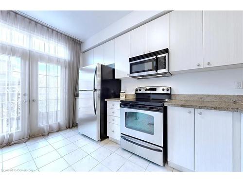 971 Reimer Common, Burlington, ON - Indoor Photo Showing Kitchen