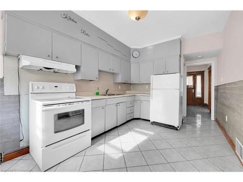 982 King Street E, Hamilton, ON - Indoor Photo Showing Kitchen With Double Sink