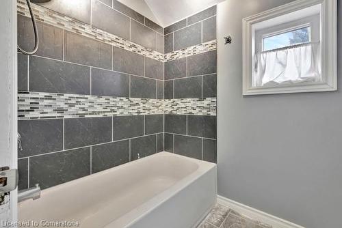 304 Emerald Street N, Hamilton, ON - Indoor Photo Showing Bathroom