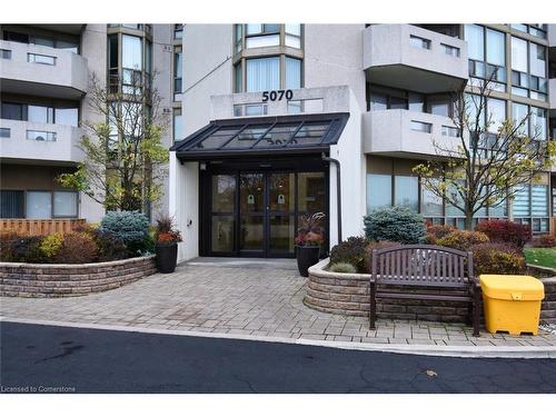 1005-5070 Pinedale Avenue, Burlington, ON - Outdoor With Balcony With Facade