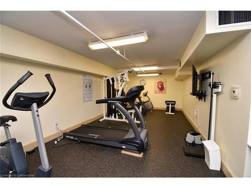 1005-5070 Pinedale Avenue, Burlington, ON - Indoor Photo Showing Gym Room