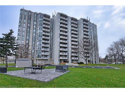 1005-5070 Pinedale Avenue, Burlington, ON - Outdoor With Balcony With Facade