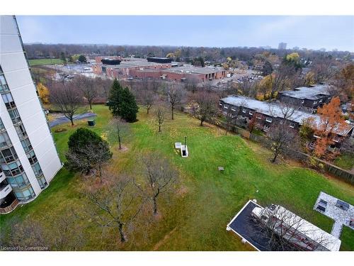 1005-5070 Pinedale Avenue, Burlington, ON - Outdoor With View