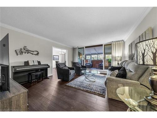 314-150 Wilson Street W, Ancaster, ON - Indoor Photo Showing Living Room