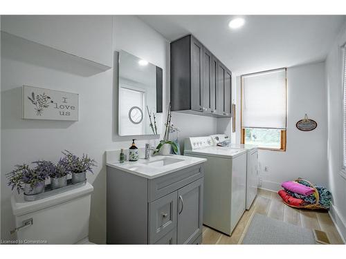 44 Sims Lock Road, Caledonia, ON - Indoor Photo Showing Laundry Room