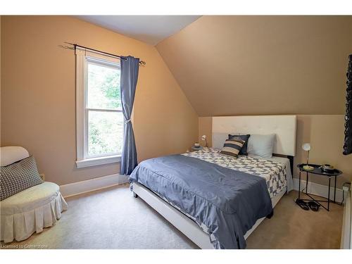 44 Sims Lock Road, Caledonia, ON - Indoor Photo Showing Bedroom