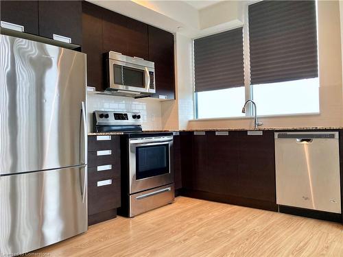 2307-75 Eglinton Avenue W, Mississauga, ON - Indoor Photo Showing Kitchen With Stainless Steel Kitchen With Upgraded Kitchen