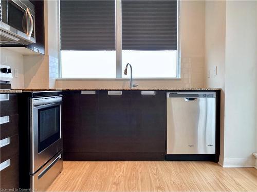 2307-75 Eglinton Avenue W, Mississauga, ON - Indoor Photo Showing Kitchen