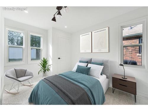 316 Houghton Avenue S, Hamilton, ON - Indoor Photo Showing Bedroom