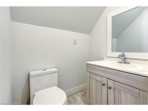 316 Houghton Avenue S, Hamilton, ON - Indoor Photo Showing Bathroom