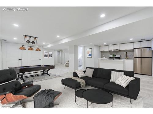 316 Houghton Avenue S, Hamilton, ON - Indoor Photo Showing Living Room