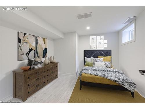 316 Houghton Avenue S, Hamilton, ON - Indoor Photo Showing Bedroom