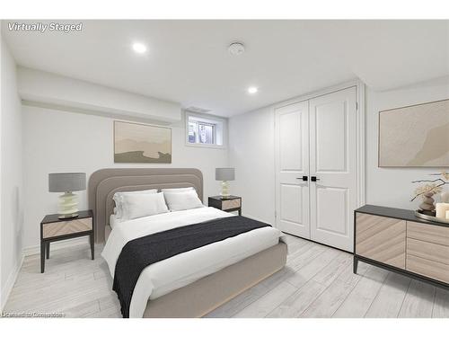 316 Houghton Avenue S, Hamilton, ON - Indoor Photo Showing Bedroom