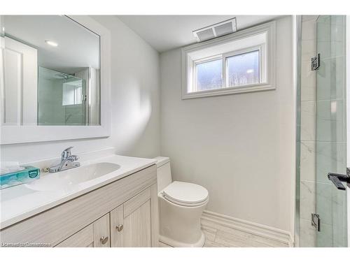 316 Houghton Avenue S, Hamilton, ON - Indoor Photo Showing Bathroom