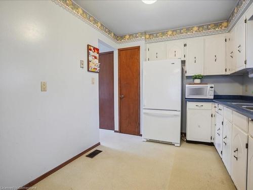 51 Loraine Drive, St. Catharines, ON - Indoor Photo Showing Kitchen