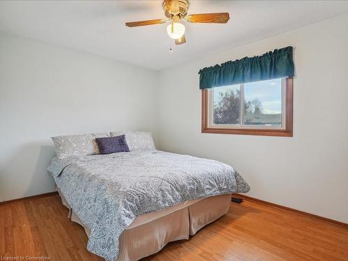 51 Loraine Drive, St. Catharines, ON - Indoor Photo Showing Bedroom