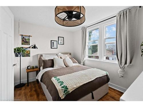 163 Cameron Avenue N, Hamilton, ON - Indoor Photo Showing Bedroom