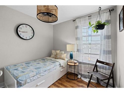 163 Cameron Avenue N, Hamilton, ON - Indoor Photo Showing Bedroom