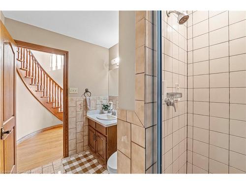 87 Third Road E, Stoney Creek, ON - Indoor Photo Showing Bathroom