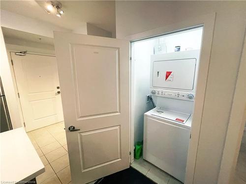 208-5020 Corporate Drive, Burlington, ON - Indoor Photo Showing Laundry Room