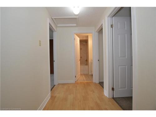 53-2185 Fairchild Boulevard, Burlington, ON - Indoor Photo Showing Other Room