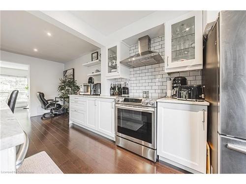 26-1155 Paramount Drive, Stoney Creek, ON - Indoor Photo Showing Kitchen