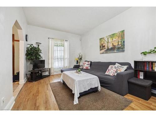 63 Clyde Street, Hamilton, ON - Indoor Photo Showing Living Room