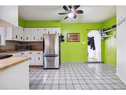 63 Clyde Street, Hamilton, ON - Indoor Photo Showing Kitchen