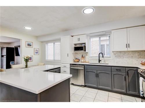 45 Critcher Avenue, Cambridge, ON - Indoor Photo Showing Kitchen With Upgraded Kitchen