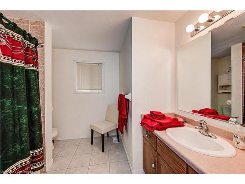 45 Critcher Avenue, Cambridge, ON - Indoor Photo Showing Bathroom