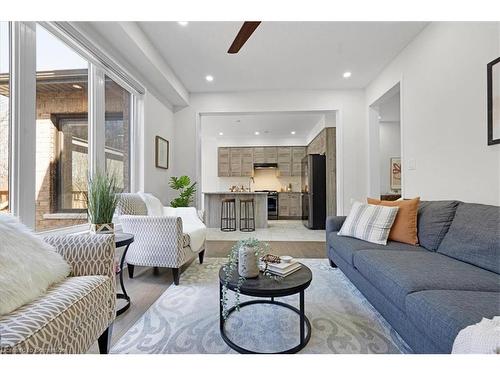 157 Cactus Crescent, Stoney Creek, ON - Indoor Photo Showing Living Room