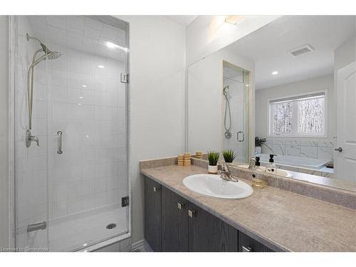 157 Cactus Crescent, Stoney Creek, ON - Indoor Photo Showing Bathroom