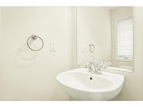 33-6 Chestnut Drive, Grimsby, ON - Indoor Photo Showing Bathroom