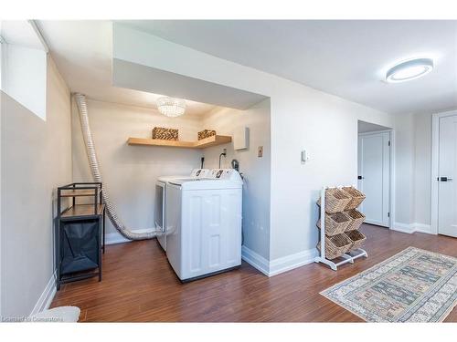 228 Plumtree Drive, Burlington, ON - Indoor Photo Showing Laundry Room